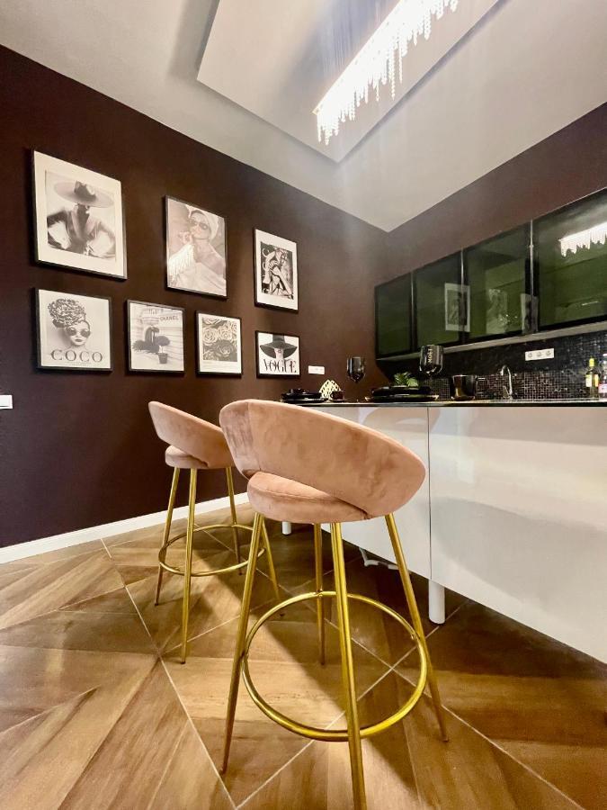 Vip Jacuzzi Luxury Lägenhet Budapest Exteriör bild