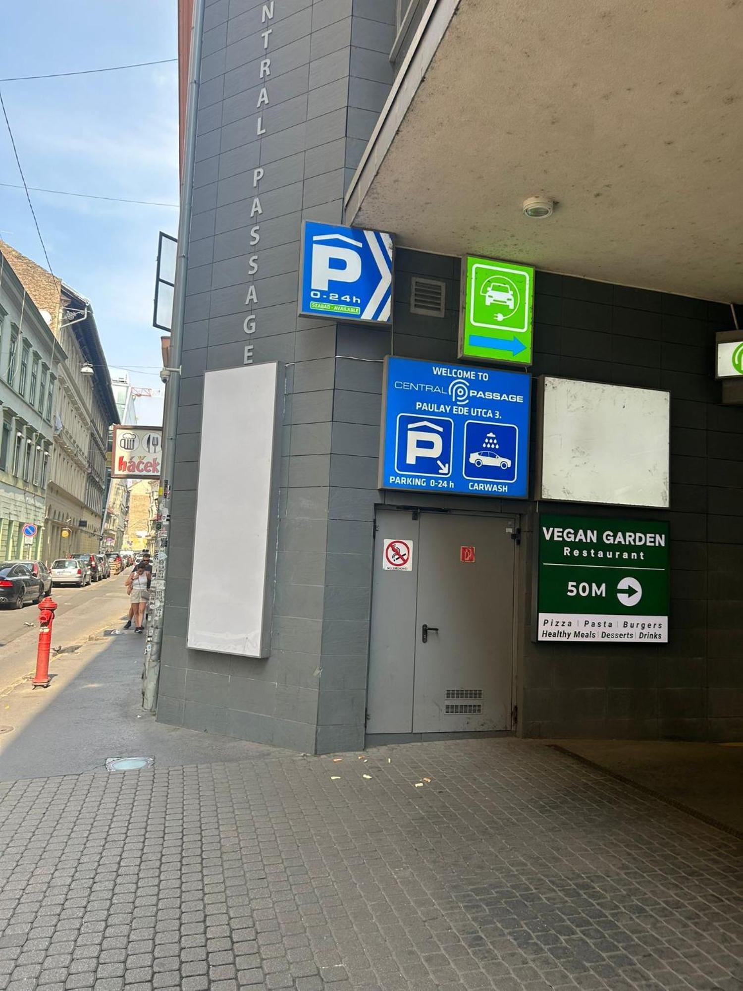 Vip Jacuzzi Luxury Lägenhet Budapest Exteriör bild