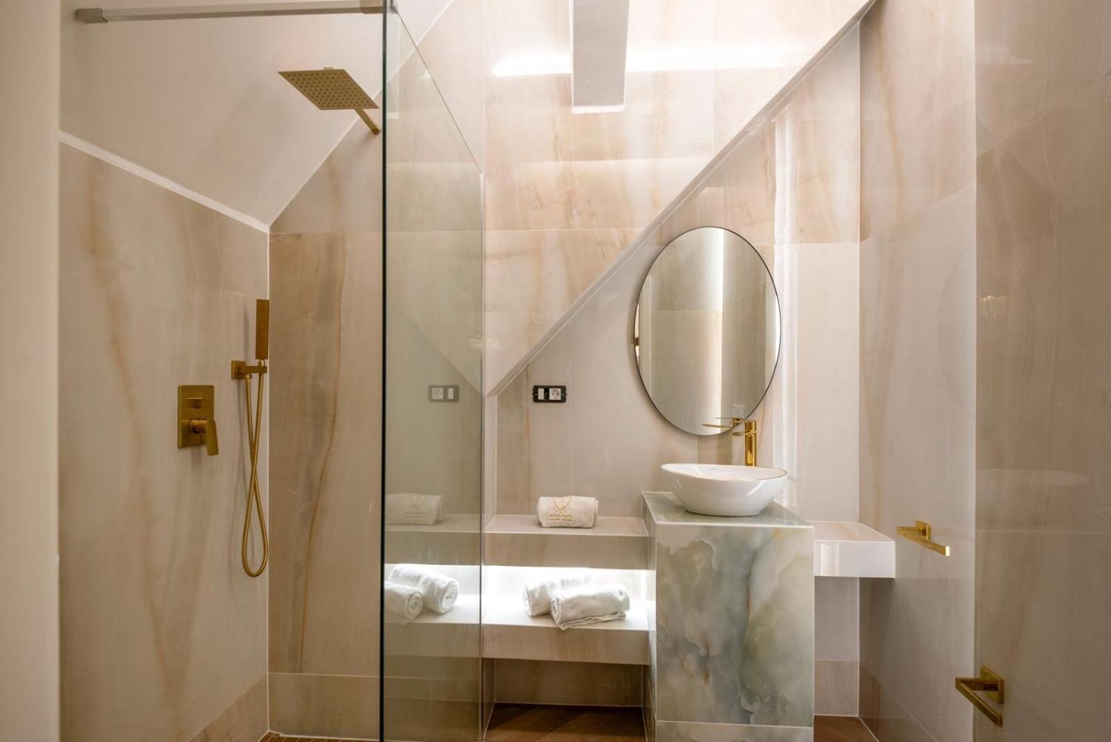 Vip Jacuzzi Luxury Lägenhet Budapest Exteriör bild