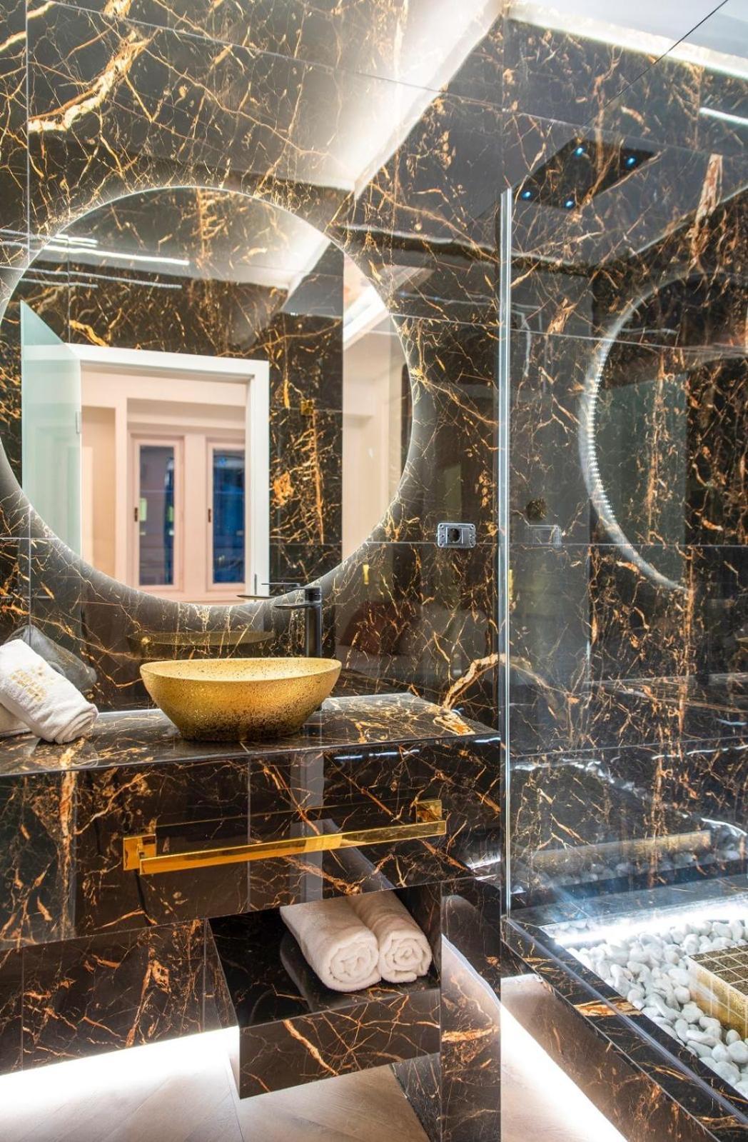 Vip Jacuzzi Luxury Lägenhet Budapest Exteriör bild